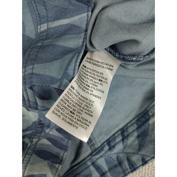 Chico's Button Up Denim Jacket Womens 0 US 4/6 Blue Floral Camo Tropical Boho - Picture 6 of 14